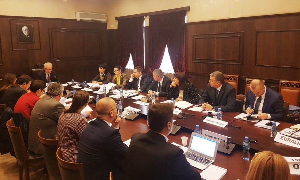 Vakancat në Kushtetuese, 41 kandidatë për 9 mandate (EMRAT)