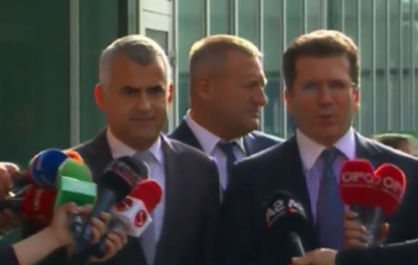 Kriza drejt zgjidhjes? Mediu: Do i kërkojmë Presidentit tryezë qeveri-opozitë