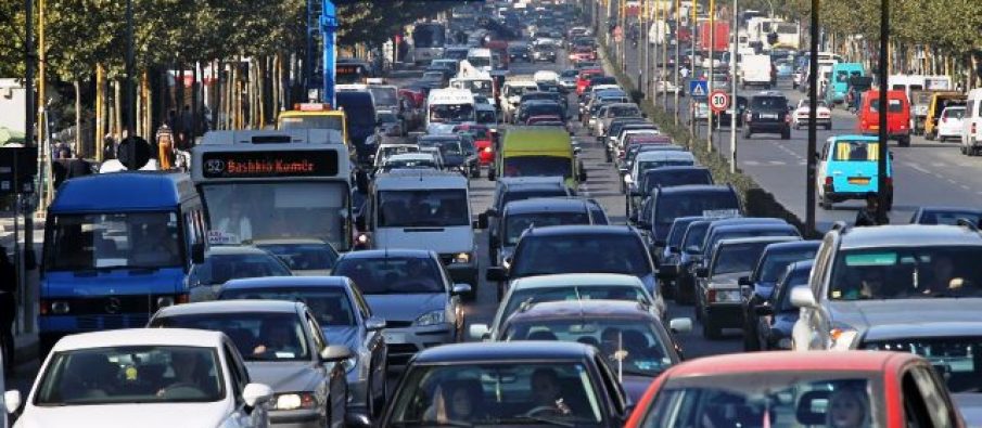 Ndryshon siguracioni i makinave, tarifa ulet 50% për këta drejtues mjetesh