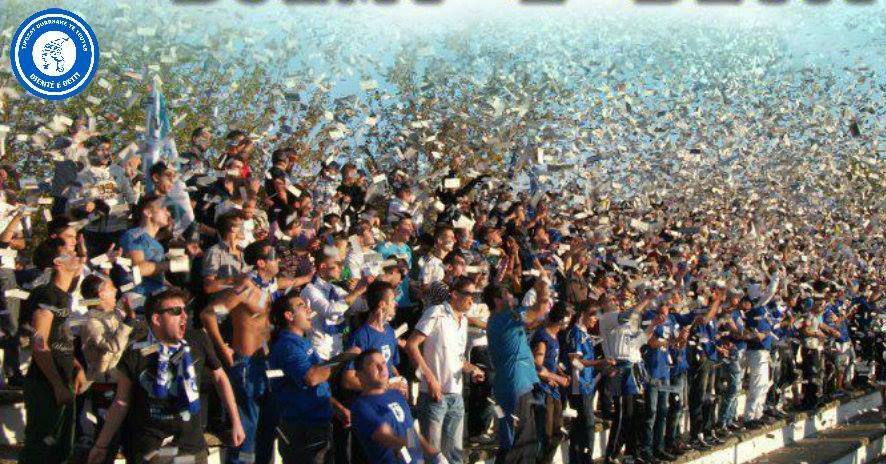 Histori/ 25 vite më parë, populli i Durrësit në delir (FOTO)