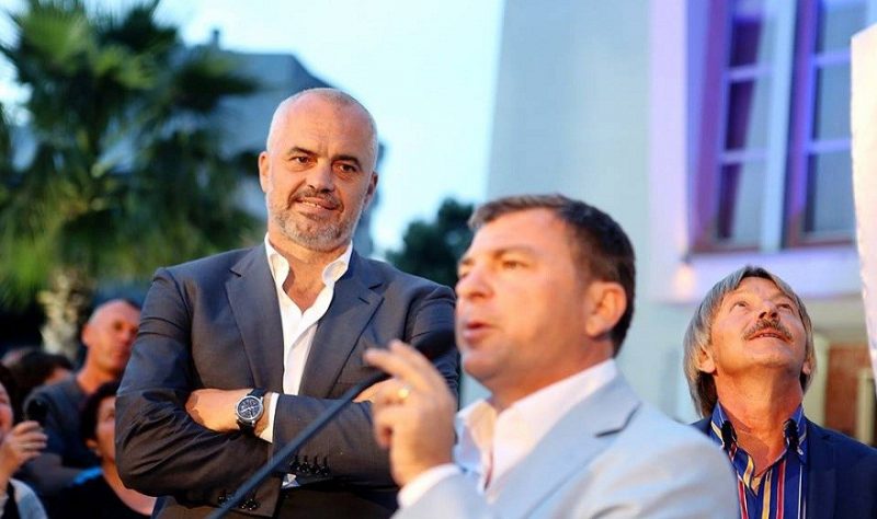 Rama në mbrojtje të Dakos: Mundi Saliun dhe hordhitë e tij e tani i janë qepur si…