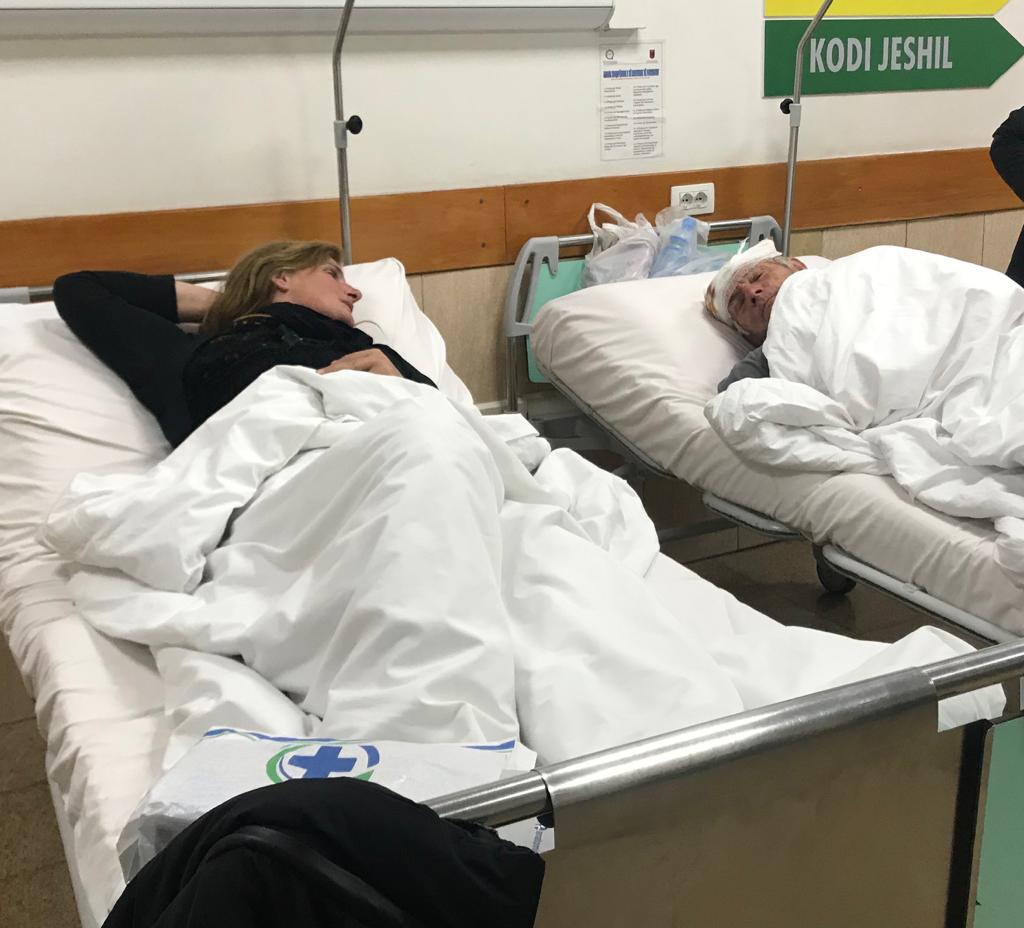 Banorja e Bregut të Lumit nga spitali: Na kanë hedhur gaz, kam dhimbje (VIDEO)
