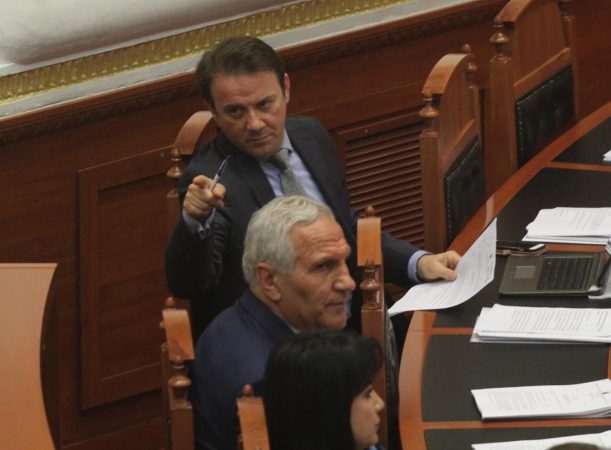 “Me qetësi dhe dashuri”, Ralf Gjoni përdor shprehjen e Metës