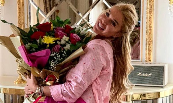 Ditëlindje princeshash për Adelina Tahirin (FOTO)