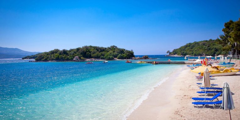 GuidaViaggi.it: Shqipëria mund të bëhet Sharm El-Sheikh i kësaj vere, rrezikon “over booking”!