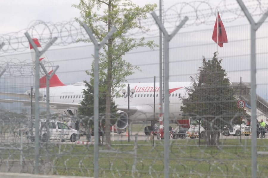 Kompania “Austrian Airlines”: Nuk transferojmë më para nga Rinasi