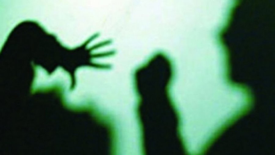 Dhunonin prindërit, pranga dy agresorëve