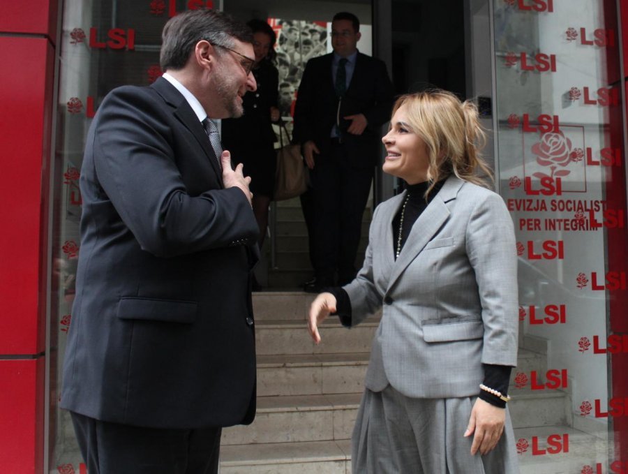 Përfundon takimi midis Kryemadhit dhe Matheu Palmer në selinë e LSI