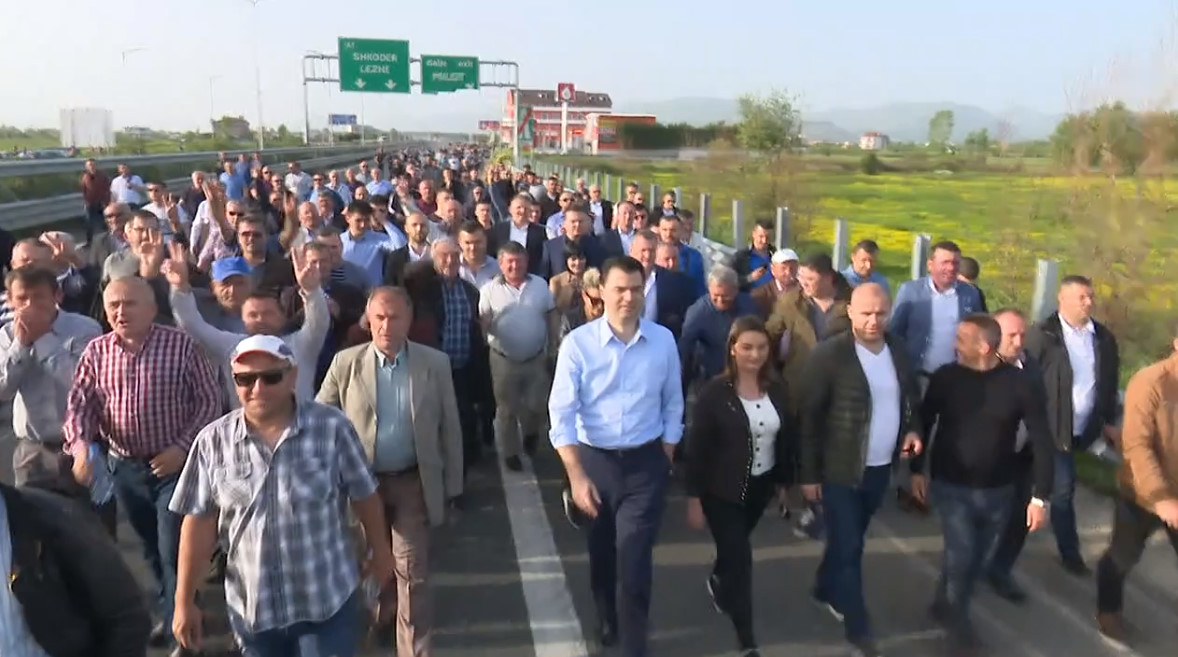 Kaos në qarkullim, tensione në disa rrethrrotullime