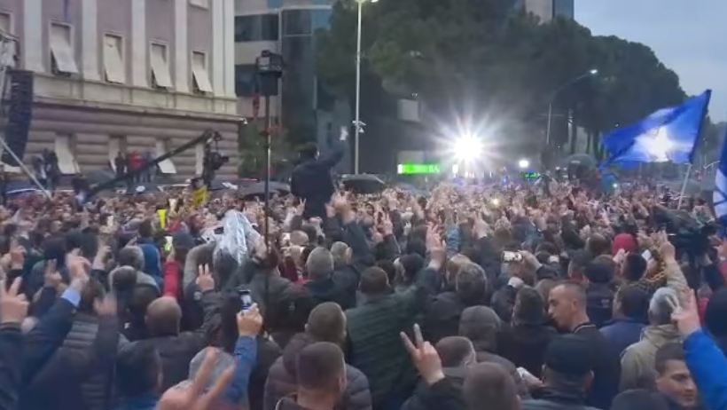 Basha: Ne e kemi bërë zgjedhjen, me njerëzit kundër qeverisë-bandë