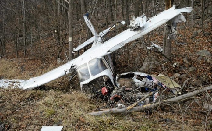 Rrëzohet një avion në Maqedoni, shuhet familja