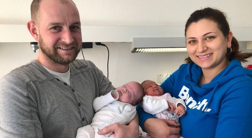 Binjake, por të lindura në vite të ndryshme