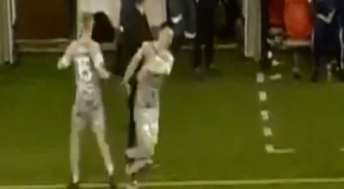 Çudia nga Suedia, futbollisti dëmtohet… gjatë zëvendësimit