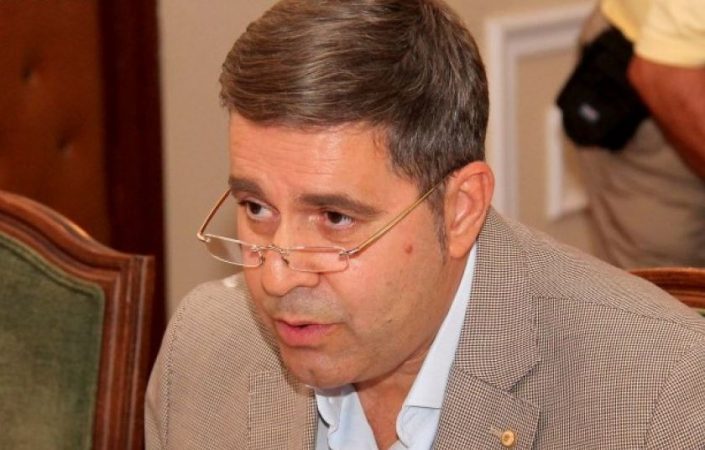 Qëlloi me armë zjarri, 48-vjeçari i arrestuar vëllai i ish-Drejtorit të Transporti Rrugor