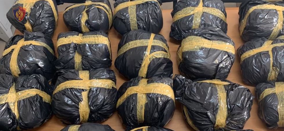 “Çokollata”, goditet grupi i drogës, tre persona të arrestuar (VIDEO)