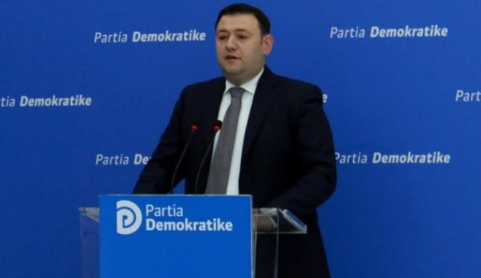 “Kryeministër që lëviz me antiplumb”, ish-deputeti: Alternativa e vetme e Ramës është dhuna