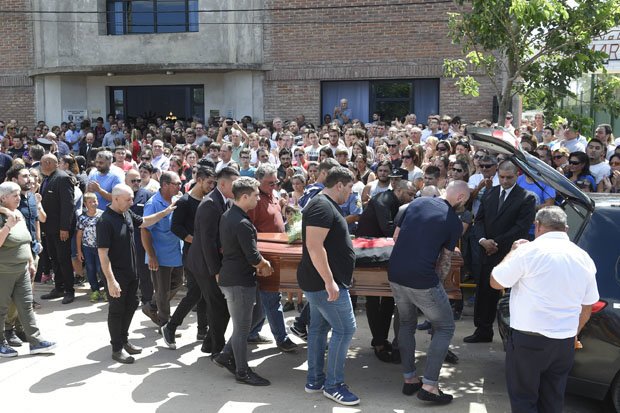 Fotot e trupit të pajetë të Sala publikohen në internet, arrestohen dy persona