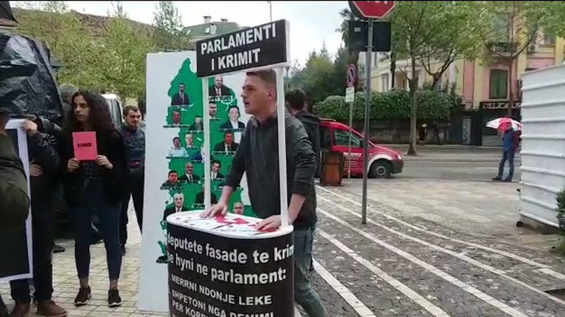 Ankand te parlamenti: Hajde mandate 300 mijë euro