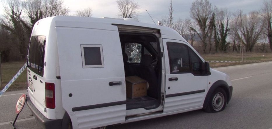 Grabitje e përgjakshme në Rinas, dyshohet për të vrarë