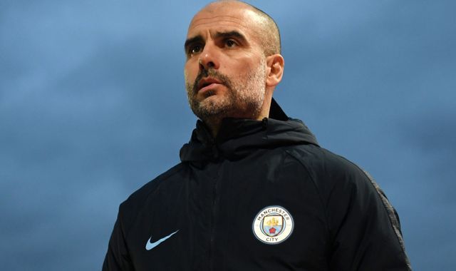 Guardiola këshilla ekipit sesi të përballojë presionin: Të mos lexojmë gazeta dhe mos shohim TV deri në fund
