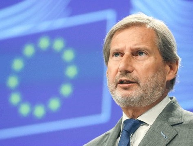 Hahn: Shkëmbim territoresh, nëse duan liderët e Kosovës e Serbisë