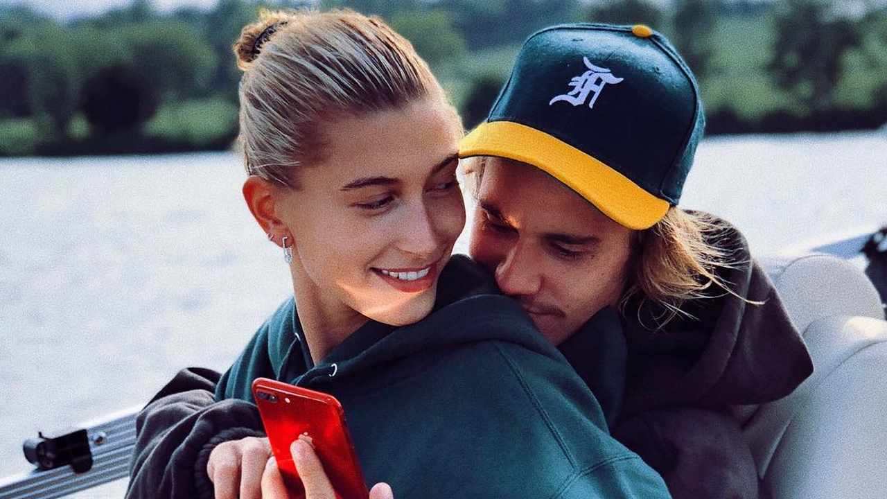 Justin Bieber baba për herë të parë, fotot e bebit çmendin rrjetin