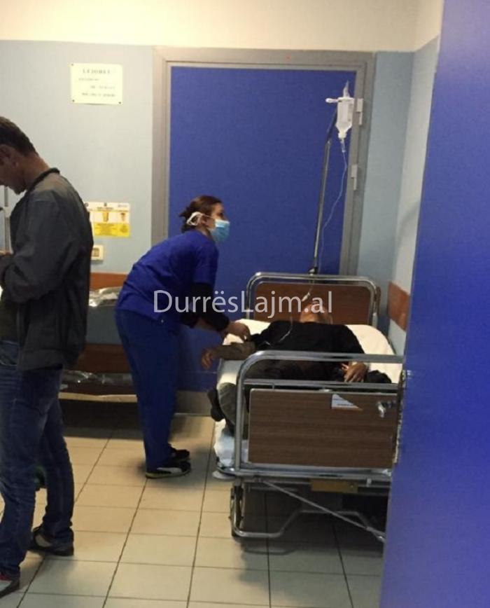 DETAJE/ Tentoi të përdhunonte të miturën në Durrës, banorët bëjnë për spital turistin kanadez