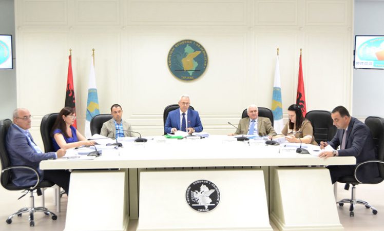 Zgjedhjet, KQZ pezullon procedurën e tenderit për fletët e votimit