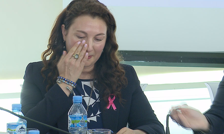 Përlotet zv.ambasadorja e SHBA-së: Çfarë është e rëndësishme në jetë