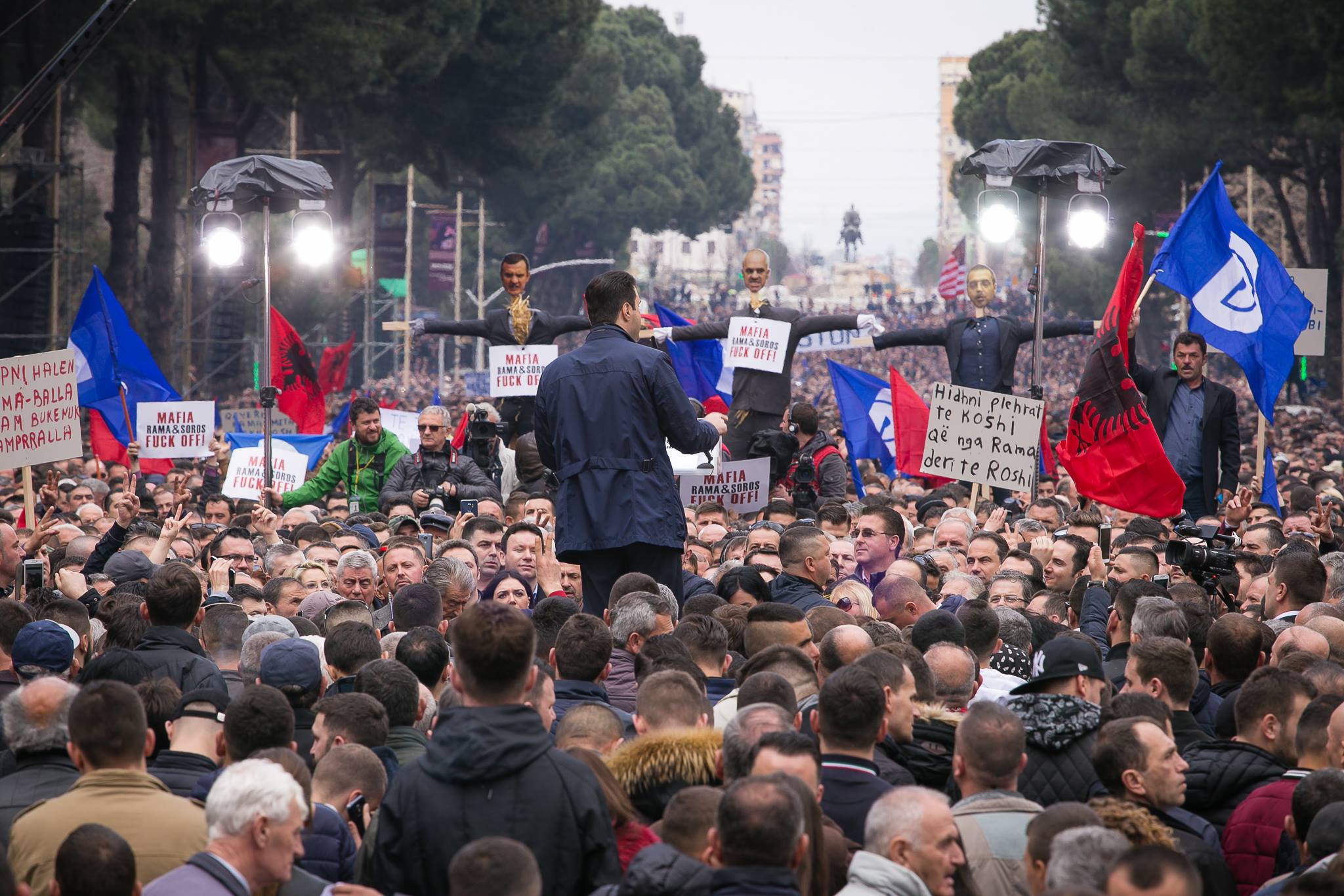 Opozita në protestën e radhës sot, Rama largohet nga Tirana