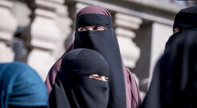 Pas sulmeve terroriste, Sri Lanka ndalon mbulimin e fytyrës