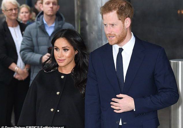 Meghan imiton Mbretëreshën