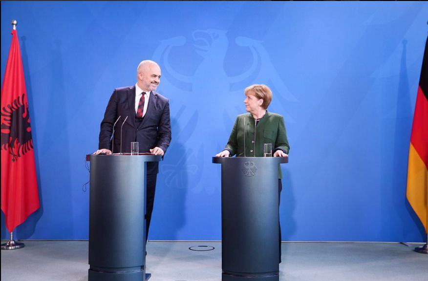 Kryeministri Rama flet për kërkesat që do t’i paraqesë kancelares Merkel