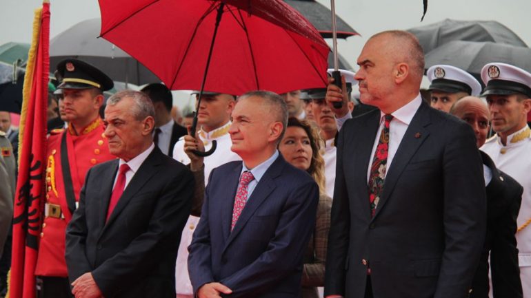 Meta, Rama e Ruçi, para dhe pas grabitjes udhëtuan nga Rinasi