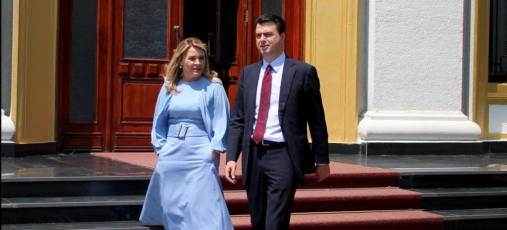 Çfarë po ndodh në selinë blu? Kryemadhi i shkon Bashës në zyrë