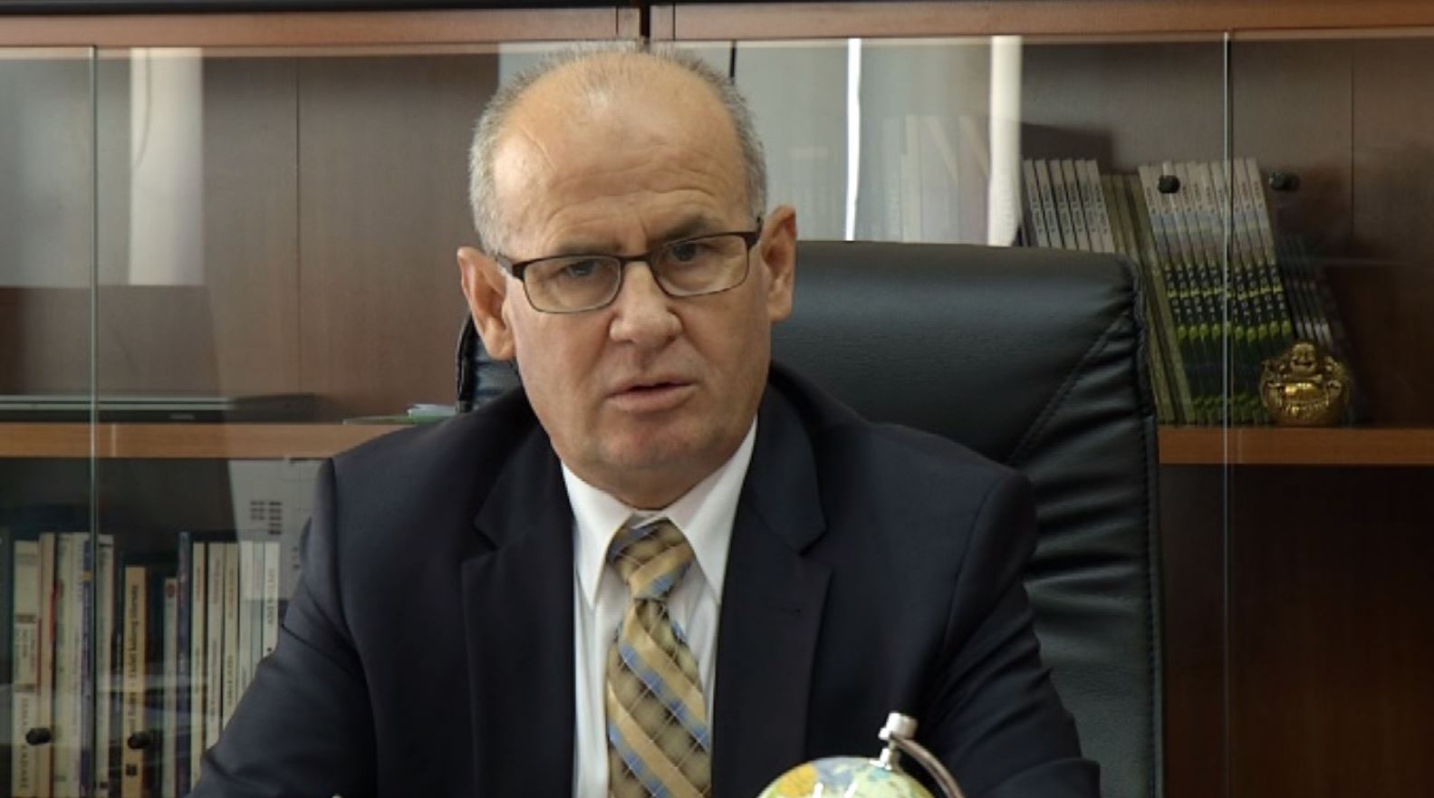 EMRI/ Zëvendësohet Koni, komandohet Rektori i ri i Universitetit të Tiranës