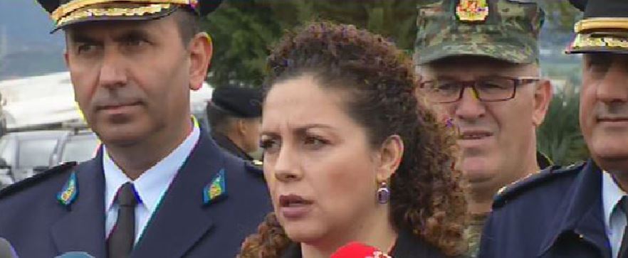 Ushtria në Rinas/ Xhaçka i përgjigjet Metës: S’kam pse informoj Presidentin, s’do shkojmë në luftë