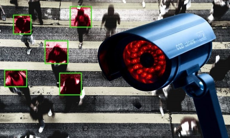 U arrestua për faj të Apple, studenti kërkon 1 mld dollarë dëmshpërblim