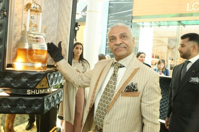 “Shamukh”, parfumi më i shtrenjtë në botë, me diamante e flori