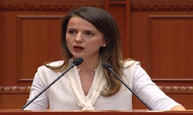 “Fole përralla me mbret”, Hajdari-Ramës: Ka një opozitë që duhet t’i druheni!