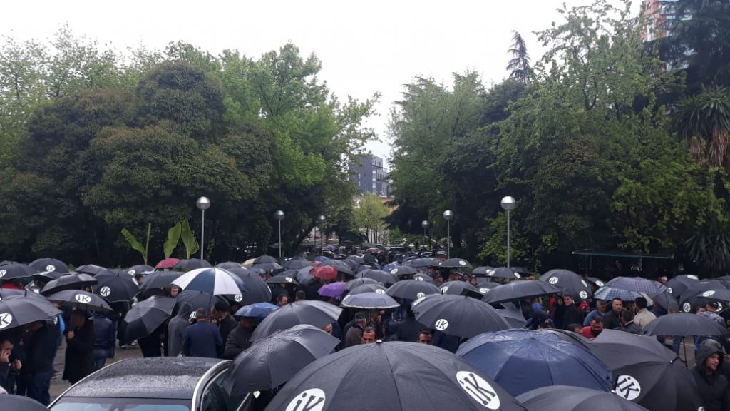 Nis protesta e opozitës me parulla: Rama ik, Parlament i krimit