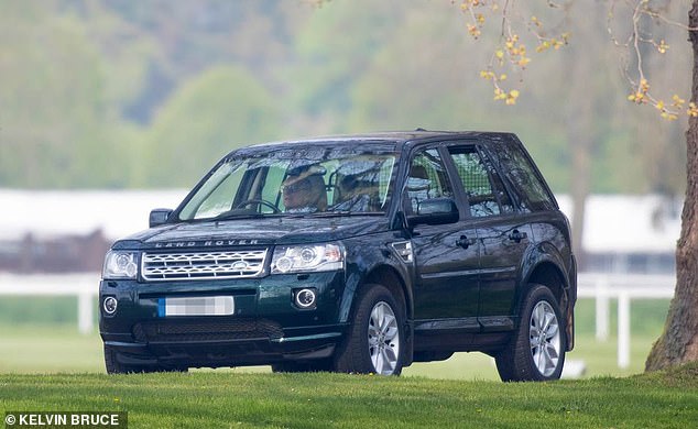 Pa patentë, por Princi Philip nuk heq dorë nga drejtimi i makinës