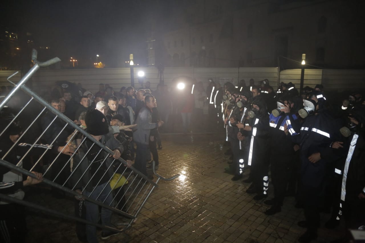 PD nxjerr fotot: Ja si u dhunua fotografi nga policia