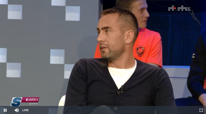 “Puna e gjunjëve është ‘kopjuar’ nga Skënderbeu”, Osmani: Partizani më ka pëlqyer, ja cila është “arma” e të kuqve