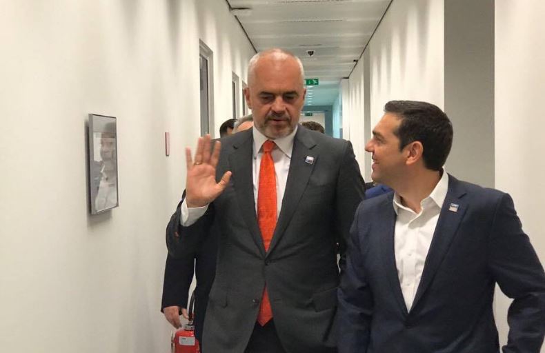 Tsipras e Rama bisedë telefonike, diskutojnë për pranimin e Shqipërisë në BE