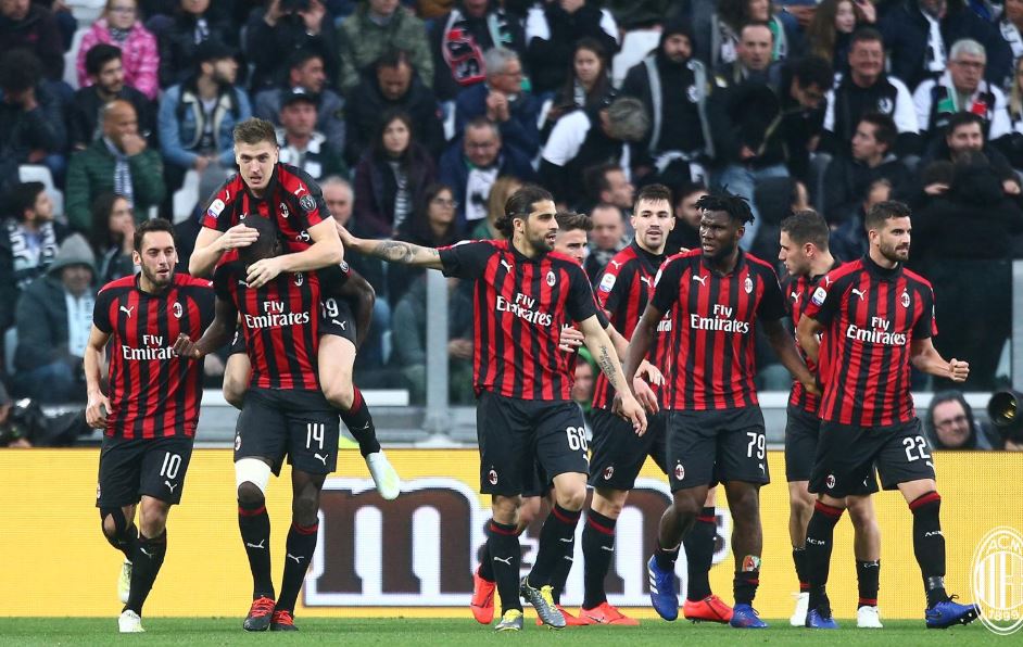 Revolucion në mesfushë te Milani, 5 kuqezinj me “valixhe” në duar