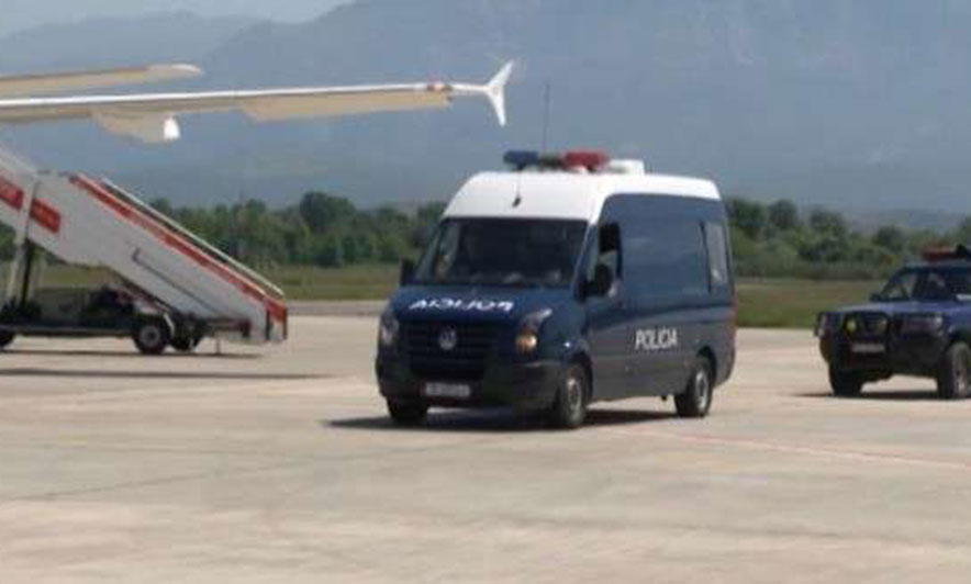 Grabitje parash në Rinas