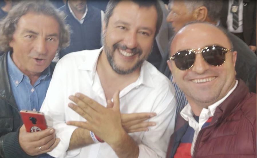 Deklaratat kundër shqiptarëve, “zbutet” ministri italian, bën shqiponjën