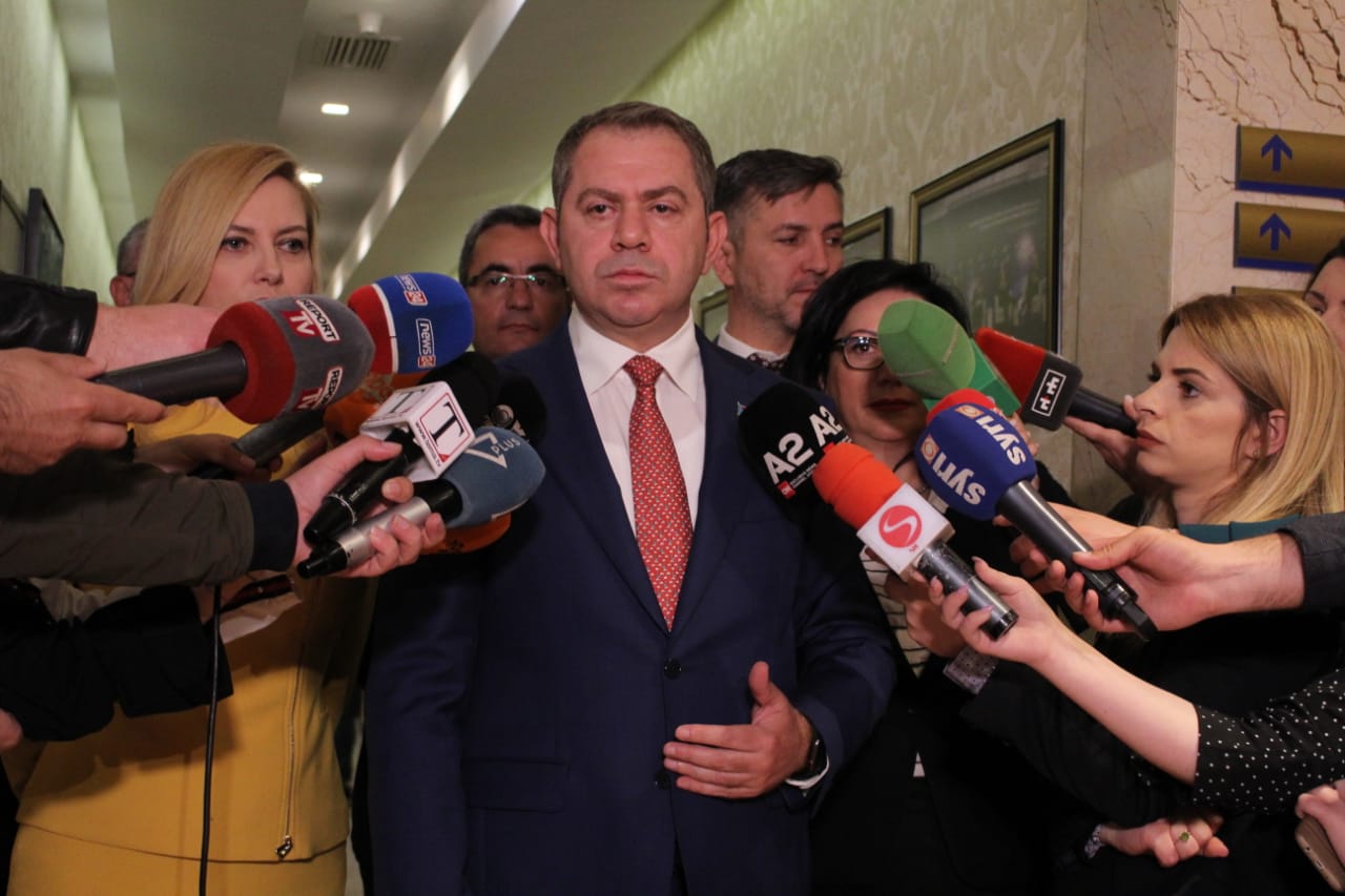 Firmosi koalicionin, Idrizi: Rama të mos përsëritë Ramiz Alinë e 1991-shit