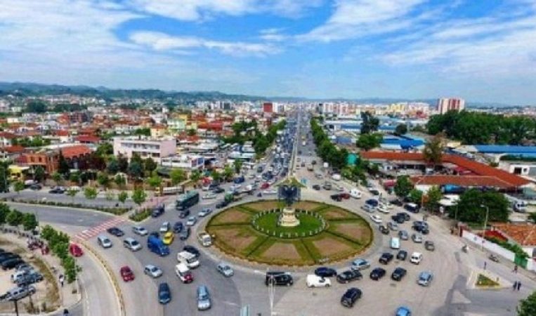 Nis bllokimi i rrugëve  në 5 qarqe